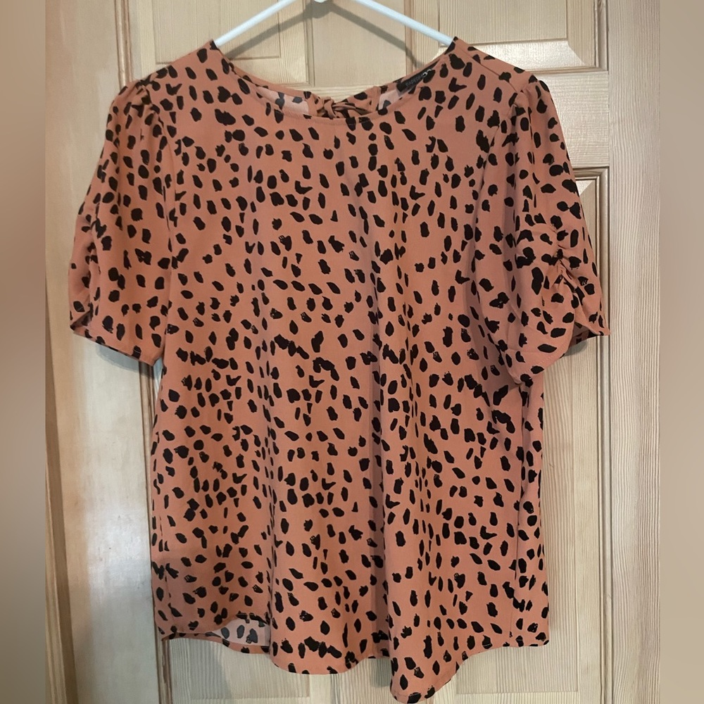 Beautiful tie-back blouse